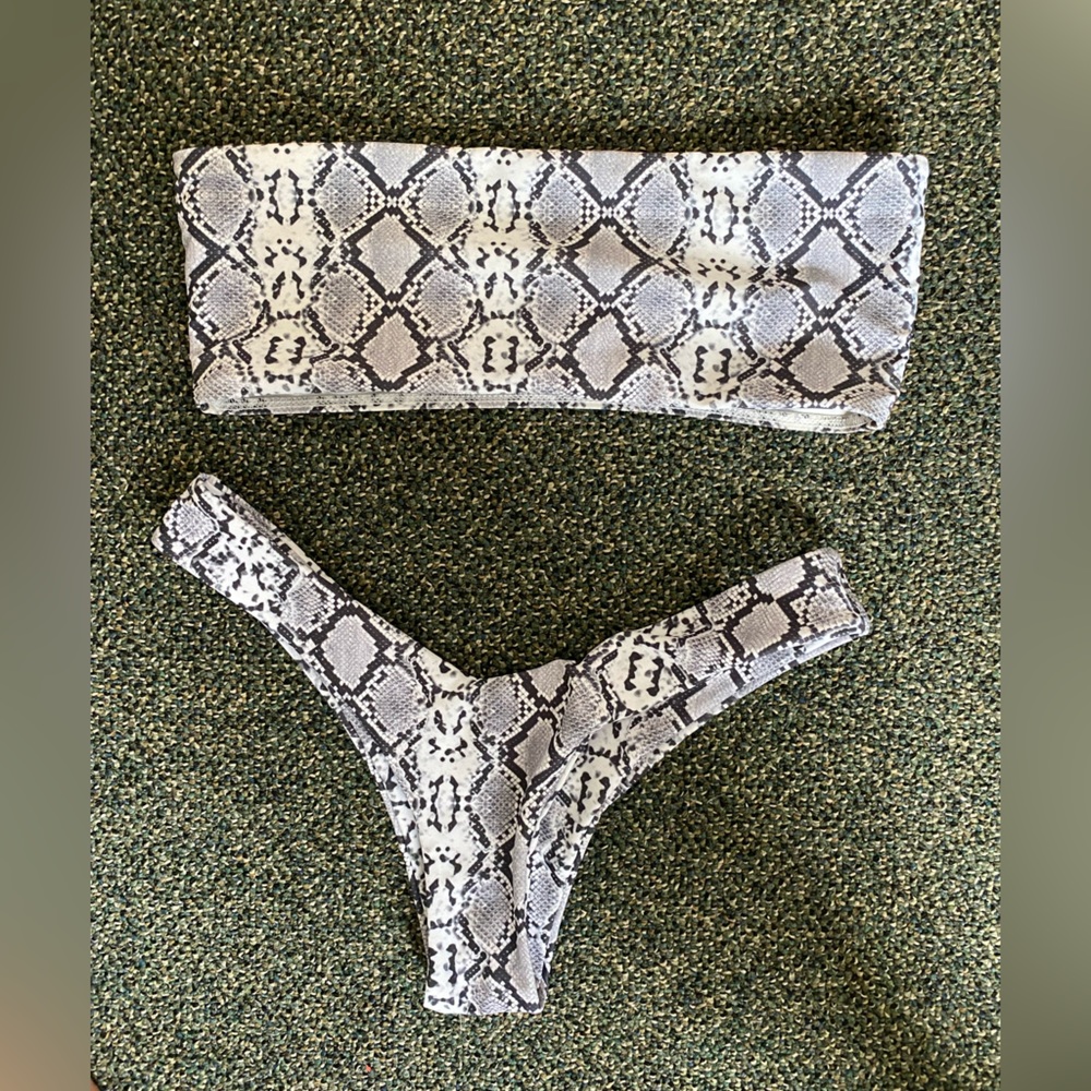 ZAFUL Black white and grey print bikini, new, size women’s US 6